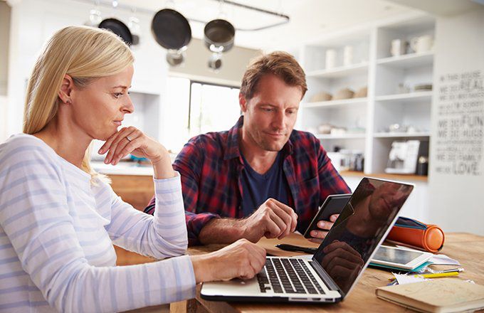 couple, comment vivre avec moins d'Argent